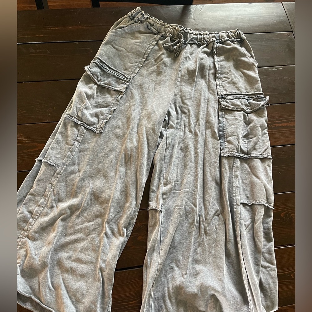 Easel wide legged cargo pants
